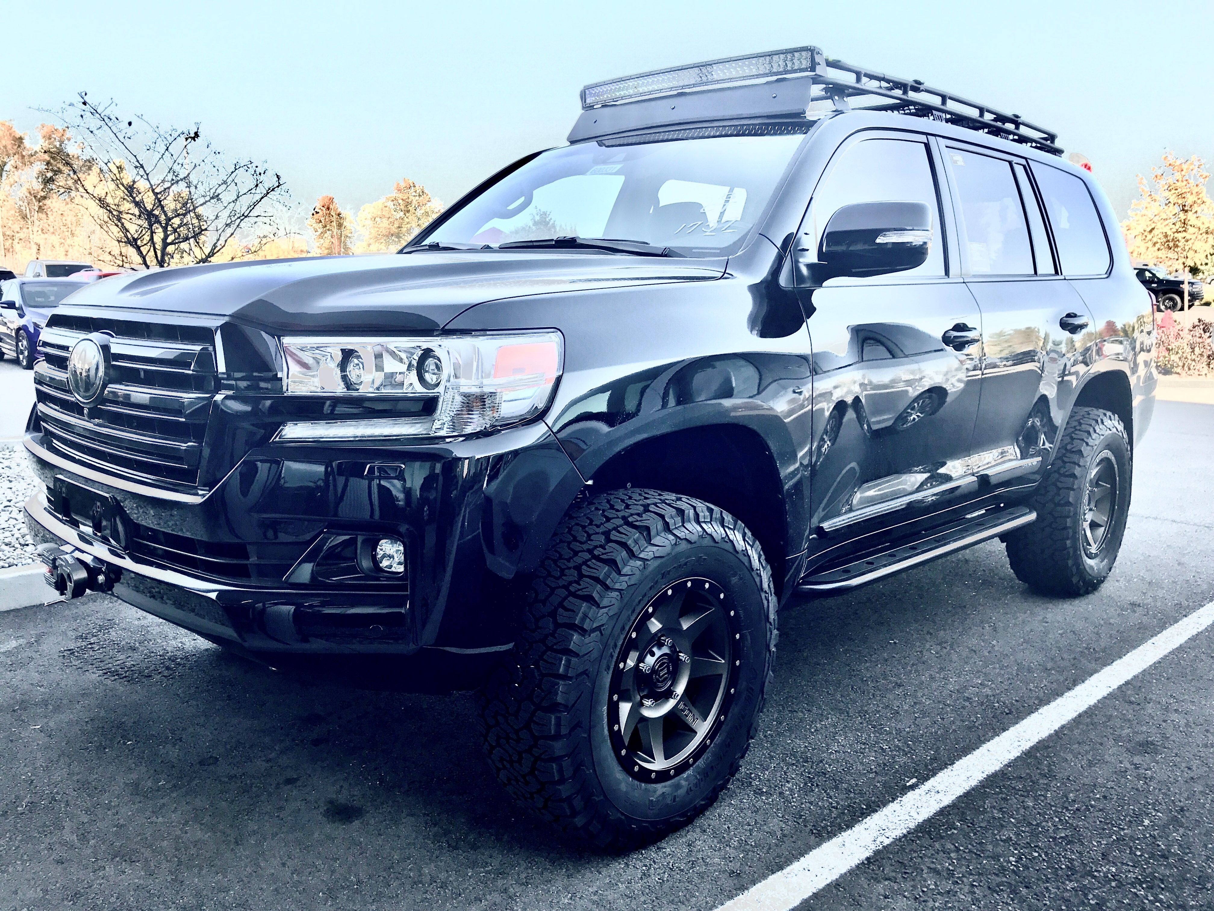 Toyota 4Runner lifted by DSI